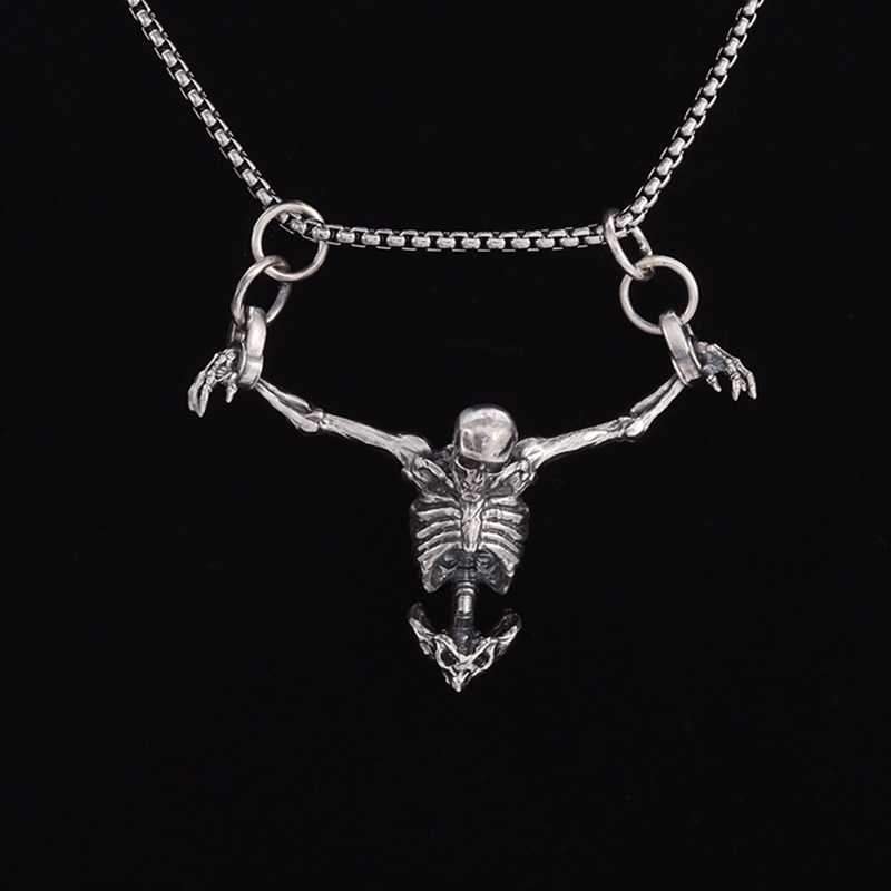 Quirky Vintage Fashion - Mens Gothic Vintage Silver Plated Captivity