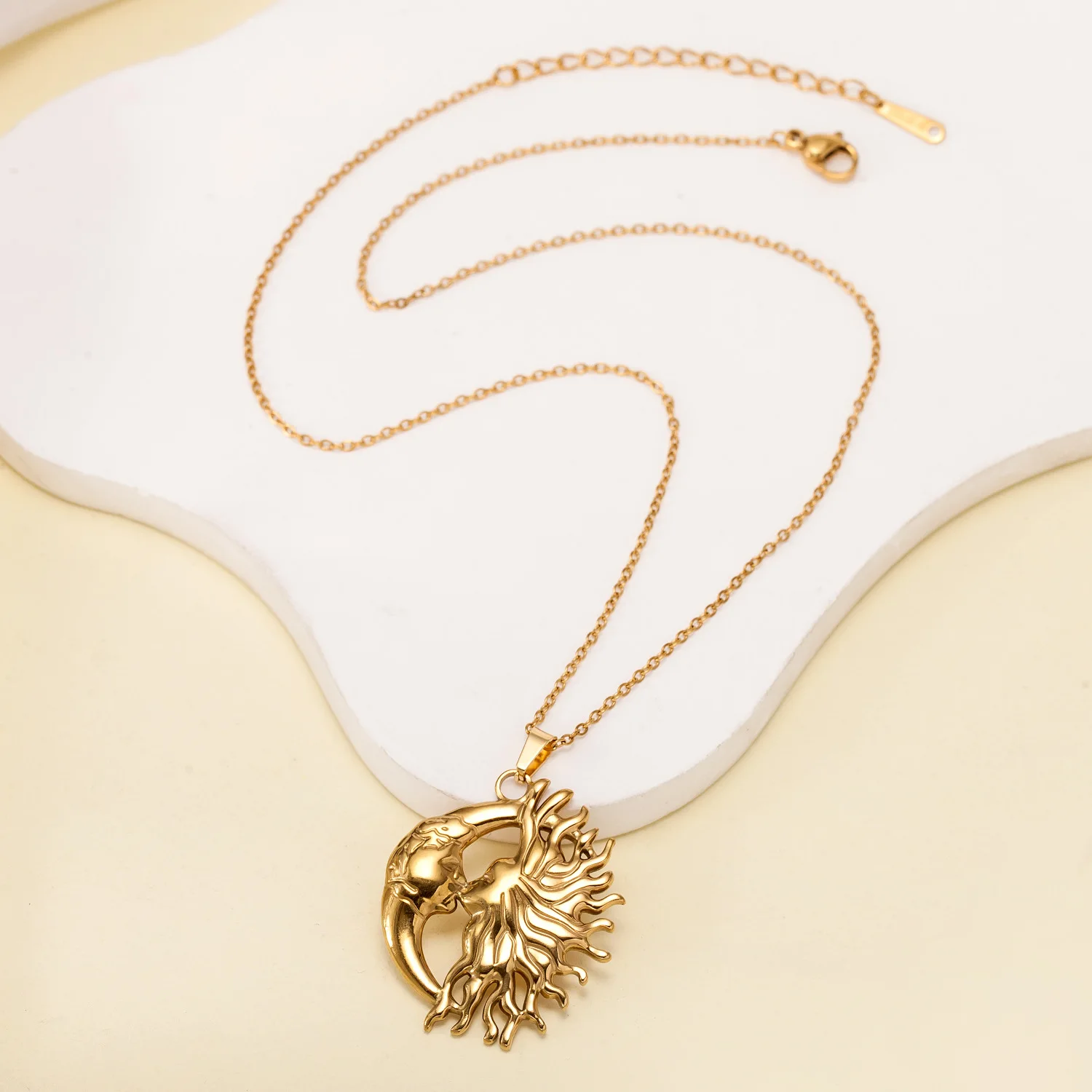 Sun and Moon Neckalce for Coup - Vintage Fashion Look ulasan dan harga